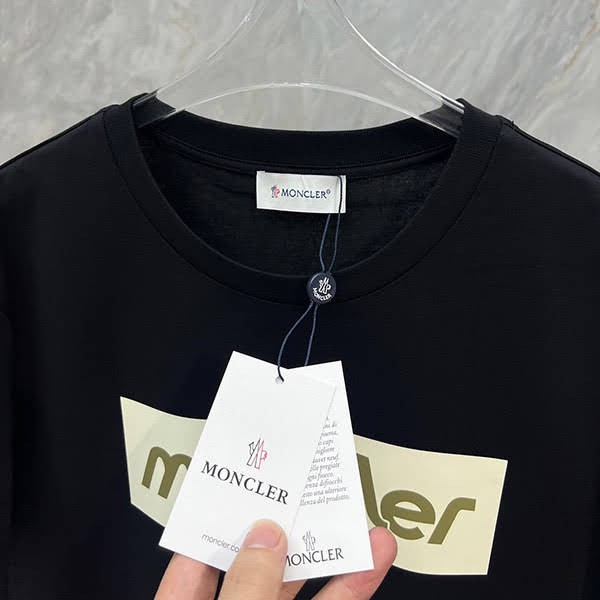 モンクレール エンボスロゴ コットン Tシャツ コピー 半袖 3色 8c0005